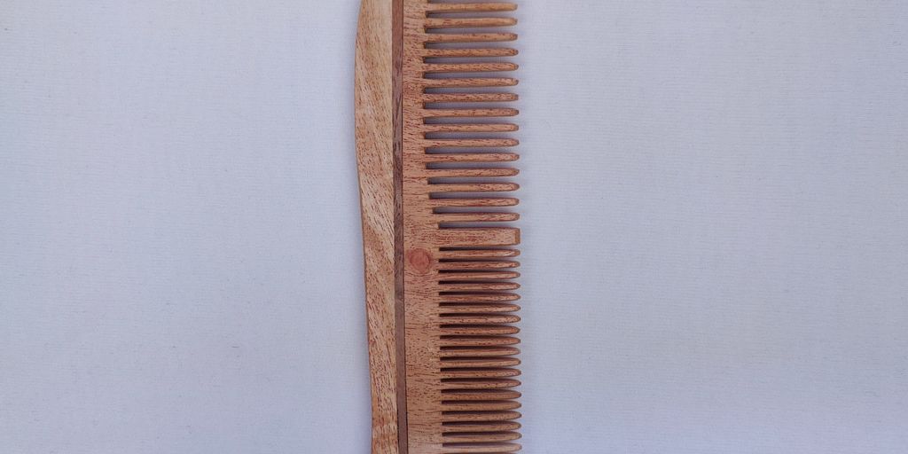 How Neem Wood Combs Promote Scalp Health